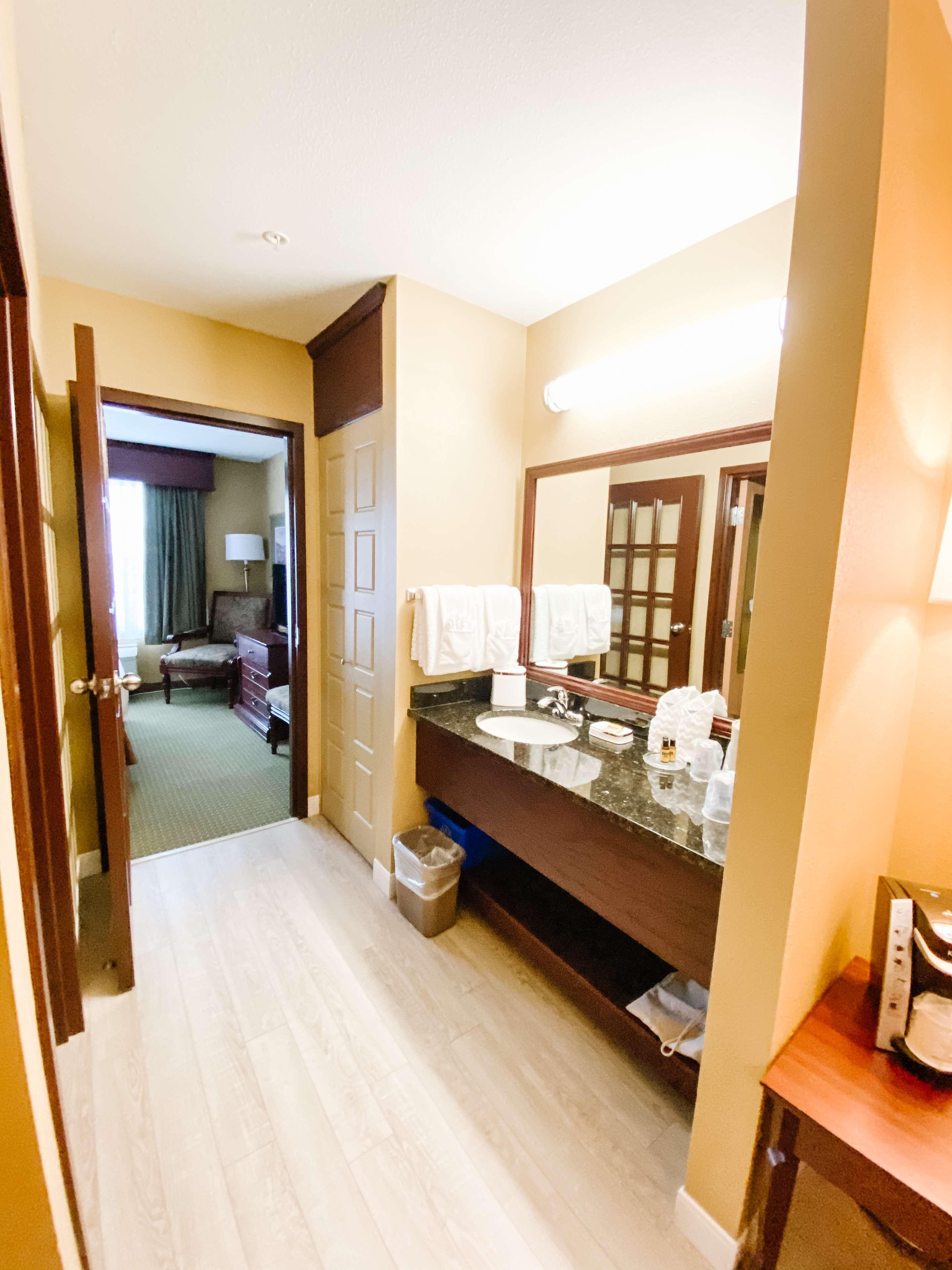 Hotel Western Grand-sault & Grand Falls